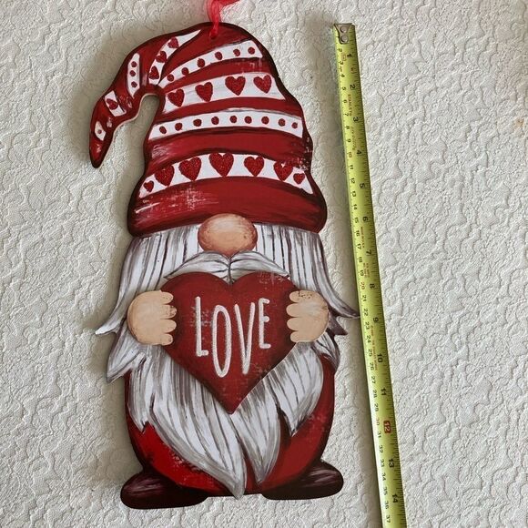 Valentine’s Gnome Wall Hanging - Picture 2 of 4